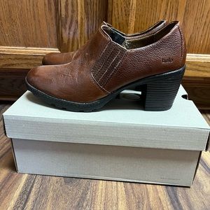 NWT Bolo Low Cut Boot Brown 8M(B)